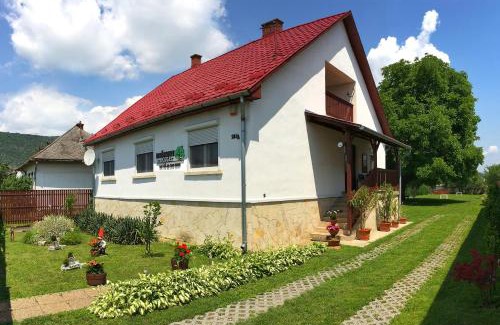 Komjati House | Diókert Vendégház