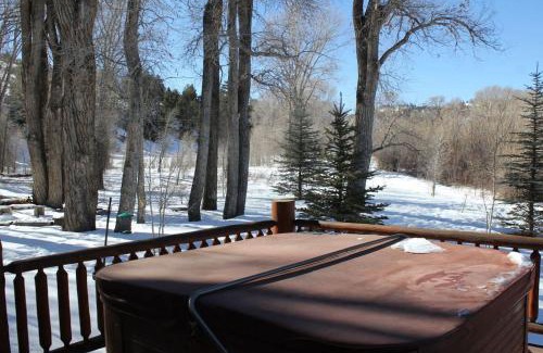 South Fork House | Diamond J's Riverside Retreat