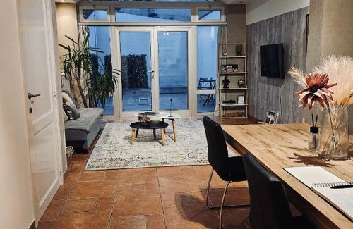 Historical Center Bruges House | Die Scone B&B - Guestroom - Centre of Bruges in calm area