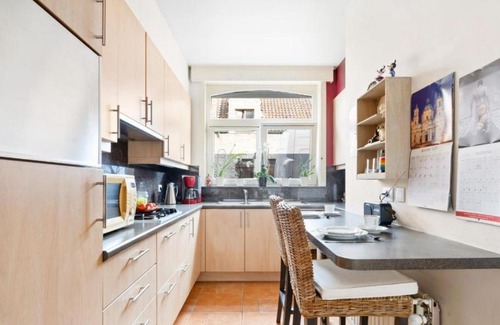 Historical Center Bruges House | Die Scone B&B - Guestroom - Centre of Bruges in calm area