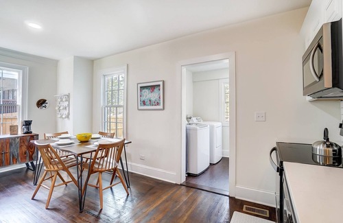 Dilworth House | Dilworth Cottage - Walk to Panthers Stadium and Uptown Attractions! Fire Pit, BBQ, & Pet Friendly!