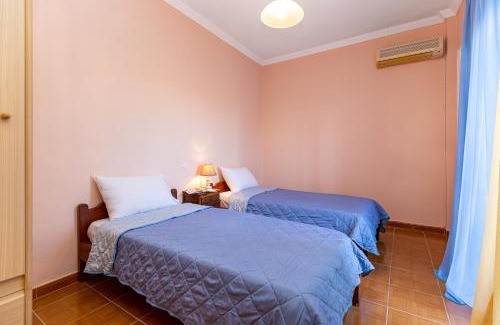 Chlomatiana Apartment | Dimitra House - Corfiot country side getaway