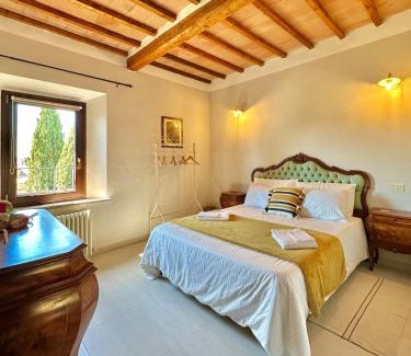 San Quirico d'Orcia Apartment | DIMORA DEL POGGIO - Charming Historic Centre - San Quirico d'Orcia