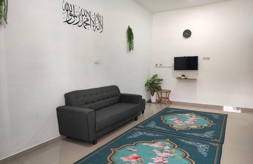 Kampung Beris Chalok House | Dina Homestay B