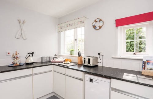 Llangaffo Cottage | Dinam Lodge