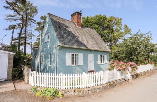 Llangaffo Cottage | Dinam Lodge