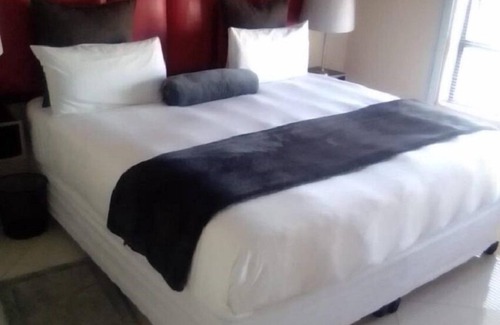 Burgersfort Cabin | Dineos Lodge and Spa