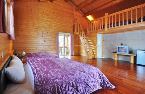 Ren'ai Bed & Breakfast | DingdaiGlass Villa