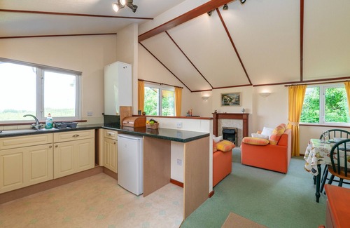 Penmon Cottage | Dinmor - a chalet that sleeps 4 guests in 2 bedrooms