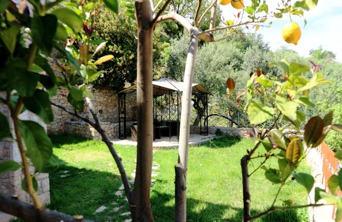 Livadi House | DIO GUESTHOUSES VILLA TAINARON 2 B/R WITH PRIVATE GARDEN AND SWIMMINGPOOL
