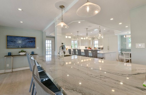 Dionis House | Dionis 8-bedroom home with a pool and spa