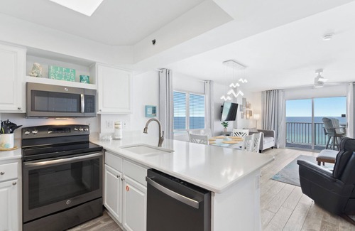 Orange Beach Condo | Direct Beachfront Condo with Panoramic Gulf Views!