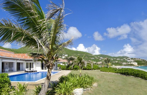 Upper Prince's Quarter Villa | Direct Beachfront 6 BDR/en-suite/maid included. Excellent service. Rare gem (O)