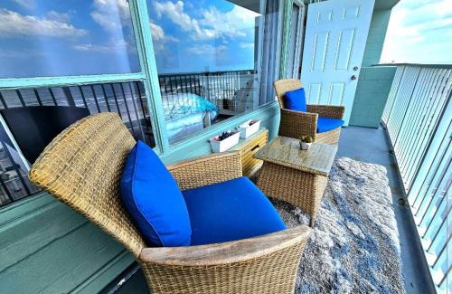 East Daytona Apartment | Direct Oceanfront With Balcony