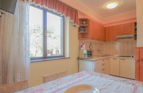 Dajla Apartment | Directly on the Adriatic Sea with garden, barbecue, private terrace