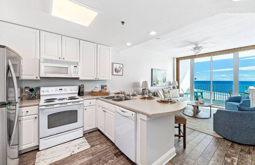 Gulf Shores Condo | DIRECTLY ON THE BEACH~1 BD+Bunk Room~Book 7 or more nights for a 10% discount~