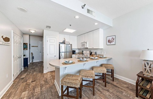 Gulf Shores Condo | DIRECTLY ON THE BEACH~1 BD+Bunk Room~Book 7 or more nights for a 10% discount~