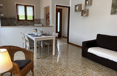 Idro Apartment | DIRECTLY ON THE BEACH/LAKE, apartment up to 4 people, pool and garden, Villa Soghetta type S3