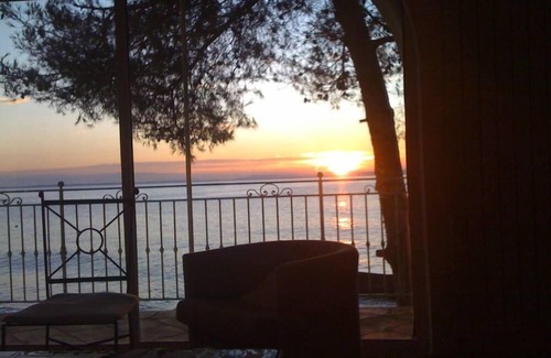 Carqueiranne House | Directly on the Mediterranean See 'Pieds dans l'eau'