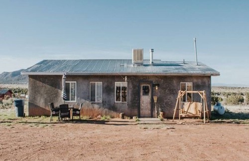 Cane Beds Cottage | *DISCOUNT* RUSTIC LITTLE HOUSE