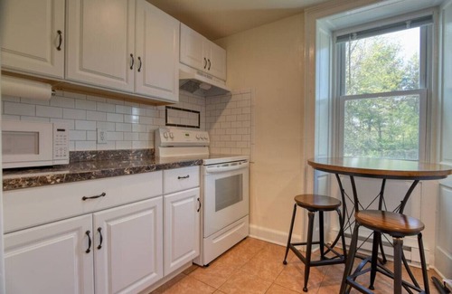 Perryville Apartment | Discounted Stays | 1BR | Dog-Friendly | King | A/C