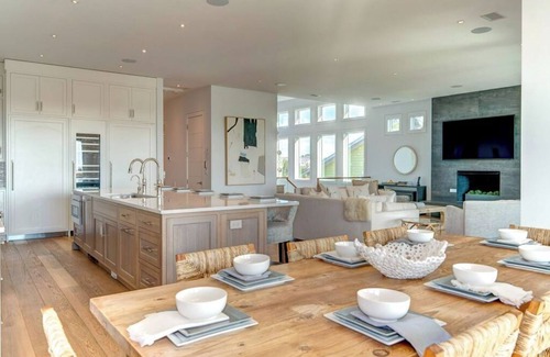 Isle of Palms House | 🌅DISCOUNTS! Rare 2nd Row, Luxury Home across from ocean 🌊, Pool, Hot Tub, Elevator