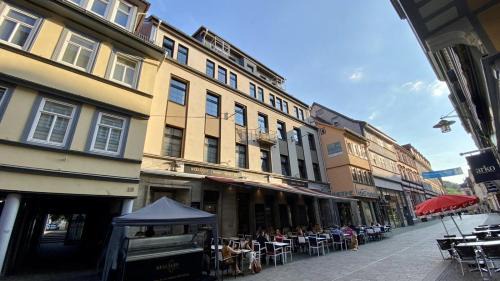 Eisenach Apartment | discovAIR - Super Zentral mit Parkplatz, 3 Schlafzimmer & Netflix & mehr