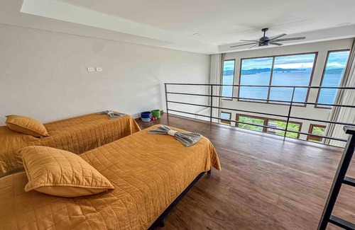 Bouvet Island House | Discover Picture-Perfect Paradise – Ocean Views, Peace & Privacy Await