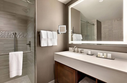 Berkeley Heights Hotel | Discover Relaxation and Joy! Free Breakfast, Indoor Pool, Pets Allowed!