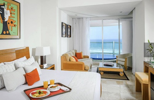 Diamante Resort | Discover the utmost level of opulence at Acapulco. 1 or 2 bd suites available