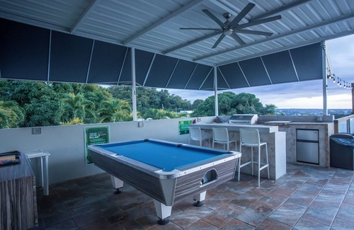 Mayaguez House | Distribución