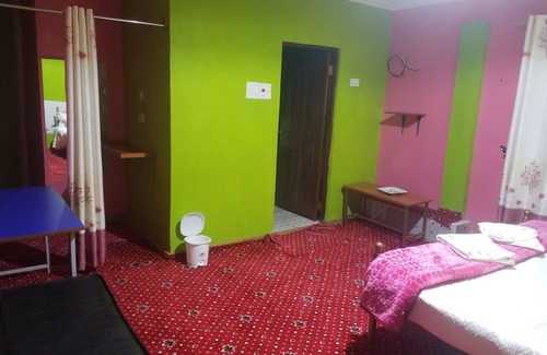 Aberdare National Park Bed & Breakfast | Dive In M's Hotel