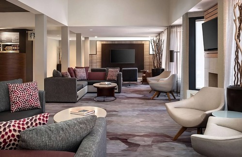 Camelback East Hotel | Dive Into Your Dream Vacation! w/Outdoor Pool, Pet-Friendly, Near Zen Garden