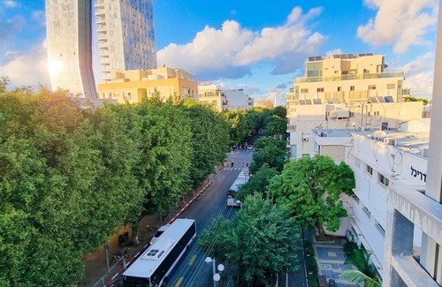 Tel Aviv Apartment | Dizengoff Muguet in Tel Aviv-yafo
