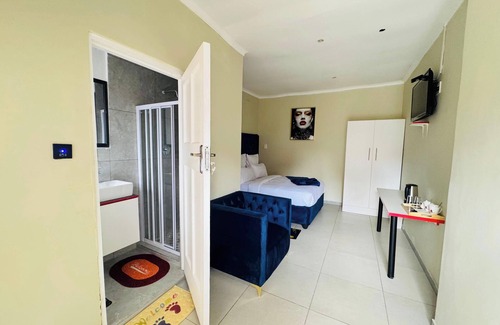 Norwood House | DJ Guest Lodge Norwood