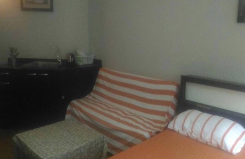 Thung Song Hong House | Dmk Don Mueang airport Guest House meet-greet service