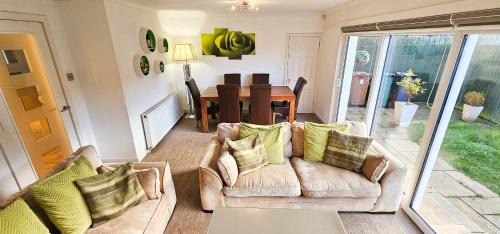Longcroft Apartment | Dochart 3 Bedroom Apartment - Edinburgh