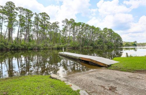 Elberta House | Dock and Boat Ramp Access Home Near Wolf Bay!
