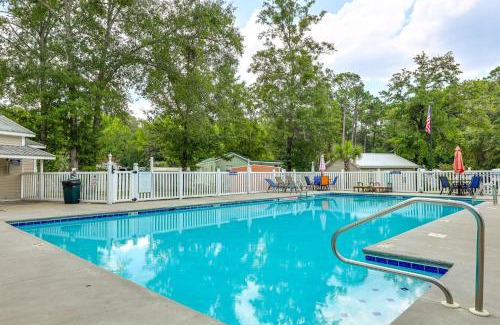 Elberta House | Dock and Boat Ramp Access Home Near Wolf Bay!