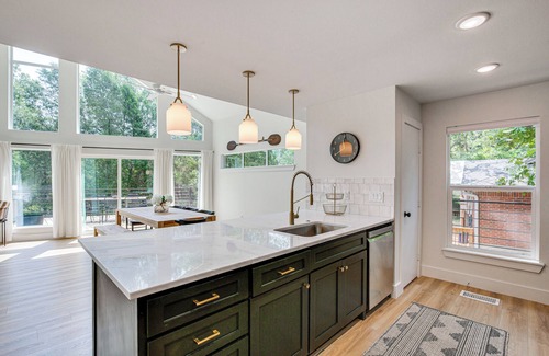 Cedar Creek Reservoir House | Dock & Fire Pit: Cedar Creek Lakefront Retreat!