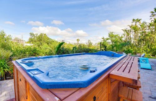 Palmetto House | Dock, Kayaks and On-Site Pond Terra Ceia Home