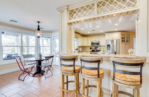 Enchanted Oaks House | Dock & Lake Access: Gem on Cedar Creek Reservoir