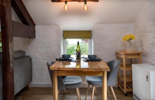 Bryn-crug House | Dog friendly Cottage, Geufron Farm Near Tywyn