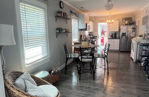 Hampton Cottage | Dog-friendly fenced 2BR/1.5 bath cottage, 2 blocks to beach, near military bases
