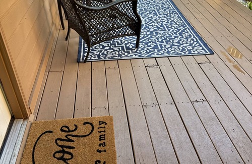 Andersonville House | Dog-friendly home w/free attraction tickets, a large deck, & private parking