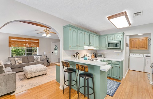 San Augustine House | Dog-friendly home near lake with firepit, board games, patio, deck, washer/dryer