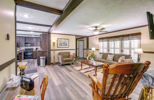 Chilhowie House | Dog-Friendly Home w/Mtn Views in Chilhowie!