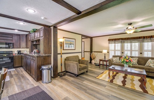 Chilhowie House | Dog-Friendly Home w/Mtn Views in Chilhowie!