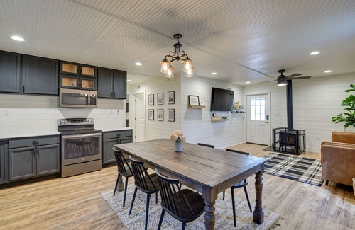 Midlothian House | Dog-Friendly Home w/Yard & Fire Pit in Midlothian