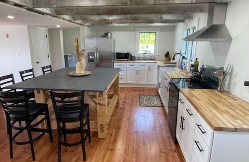 Freedom House | Dog Friendly, Modern Retreat w/Stunning View